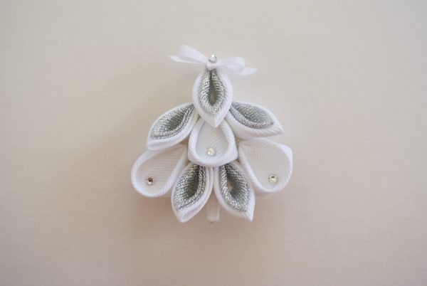 Christmas Tree Brooch (White)