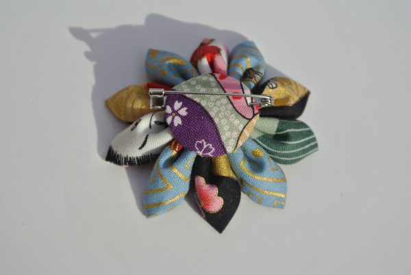 Geisha Print Brooch